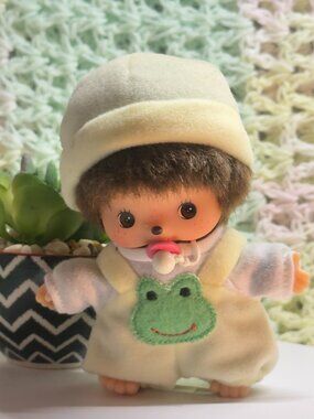 Sekiguchi Bebichhichi Monchhichi Baby Frog Pacifier Yellow Costume Doll 5"